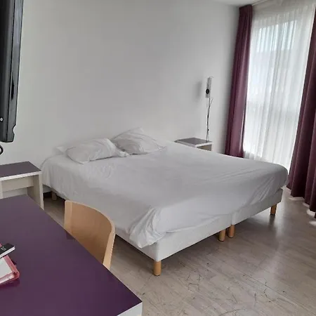 Dans Hoteliere Lourdes